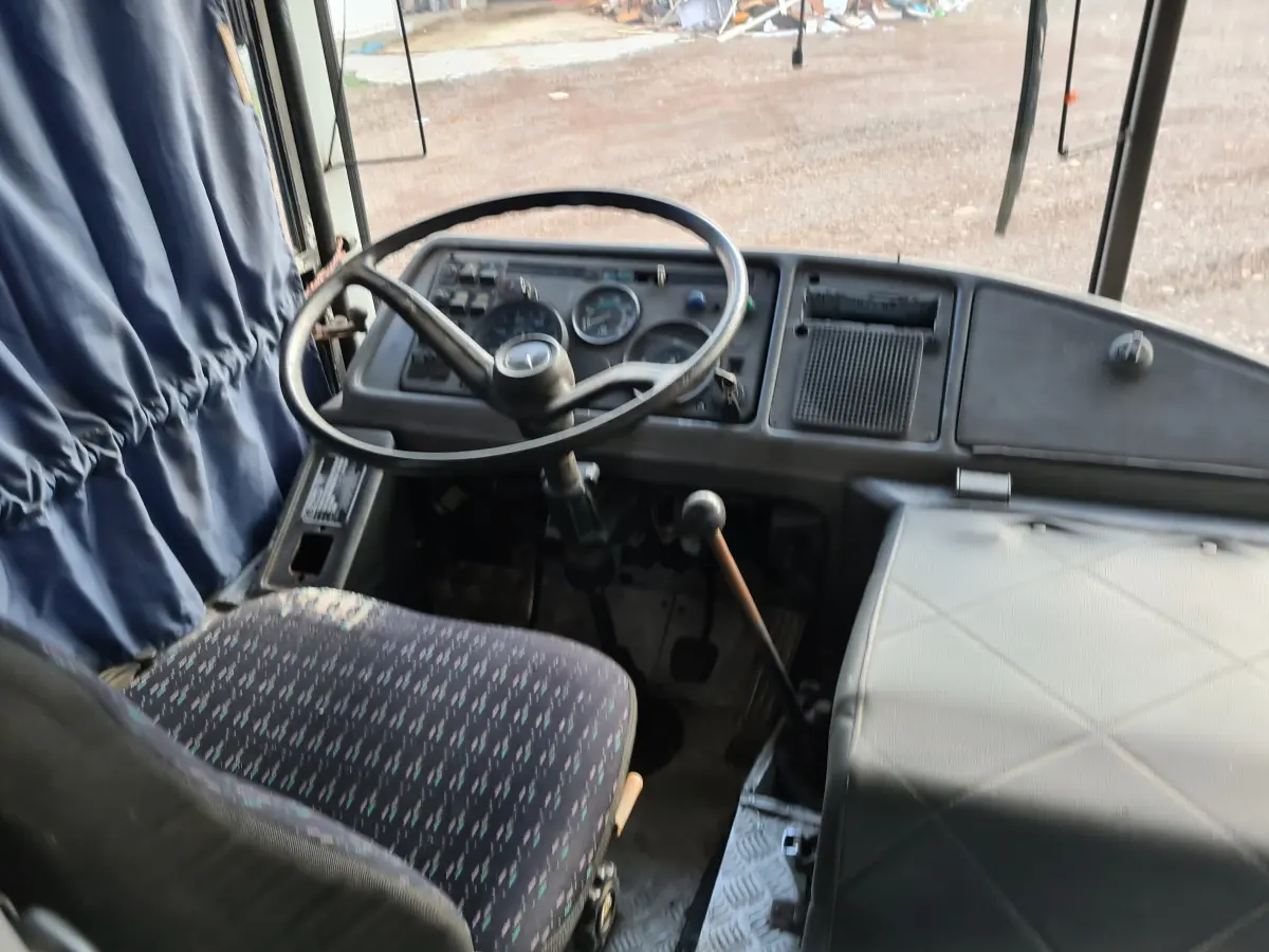 LOTE 015 - ÔNIBUS OF 1318 ESCOLAR, MARCA MERCEDES BENZ, Cap. 53 passageiros 1994/1994