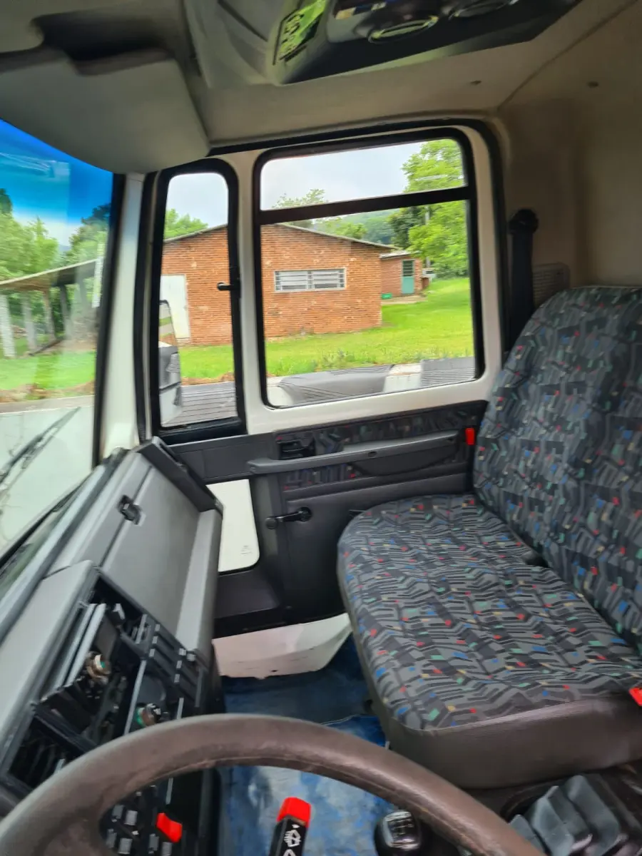 LOTE 003 - CAMINHÃO Ford Cargo 1722E, branco; 2010/2011