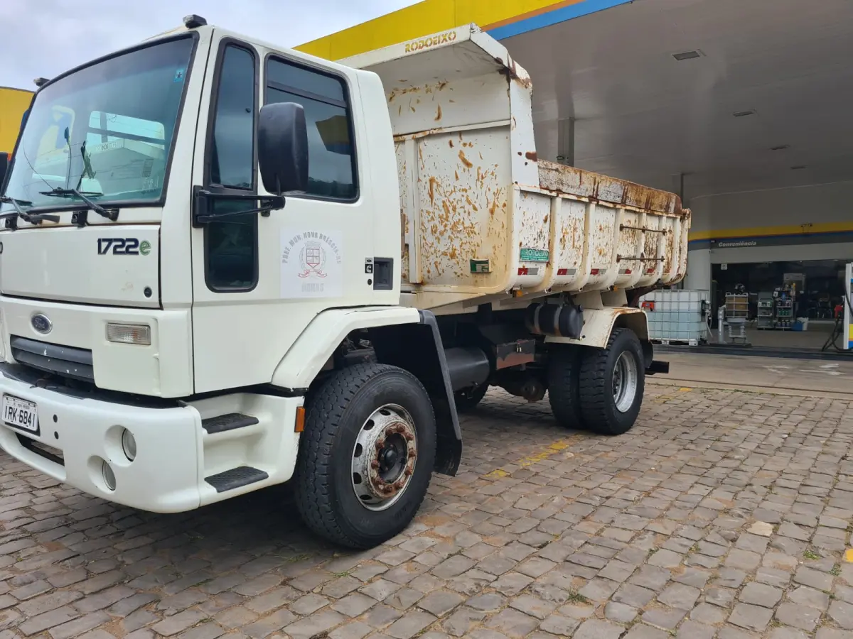 LOTE 004 - CAMINHÃO Ford Cargo 1722E, branco, 2010/2011