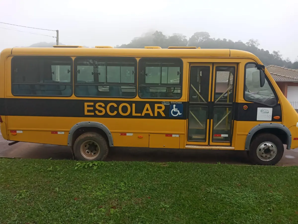 LOTE 003 - MICRO ÔNIBUS ESCOLAR CITYCLASS 70C16, Marca IVECO, Ano/Modelo 2010/2011