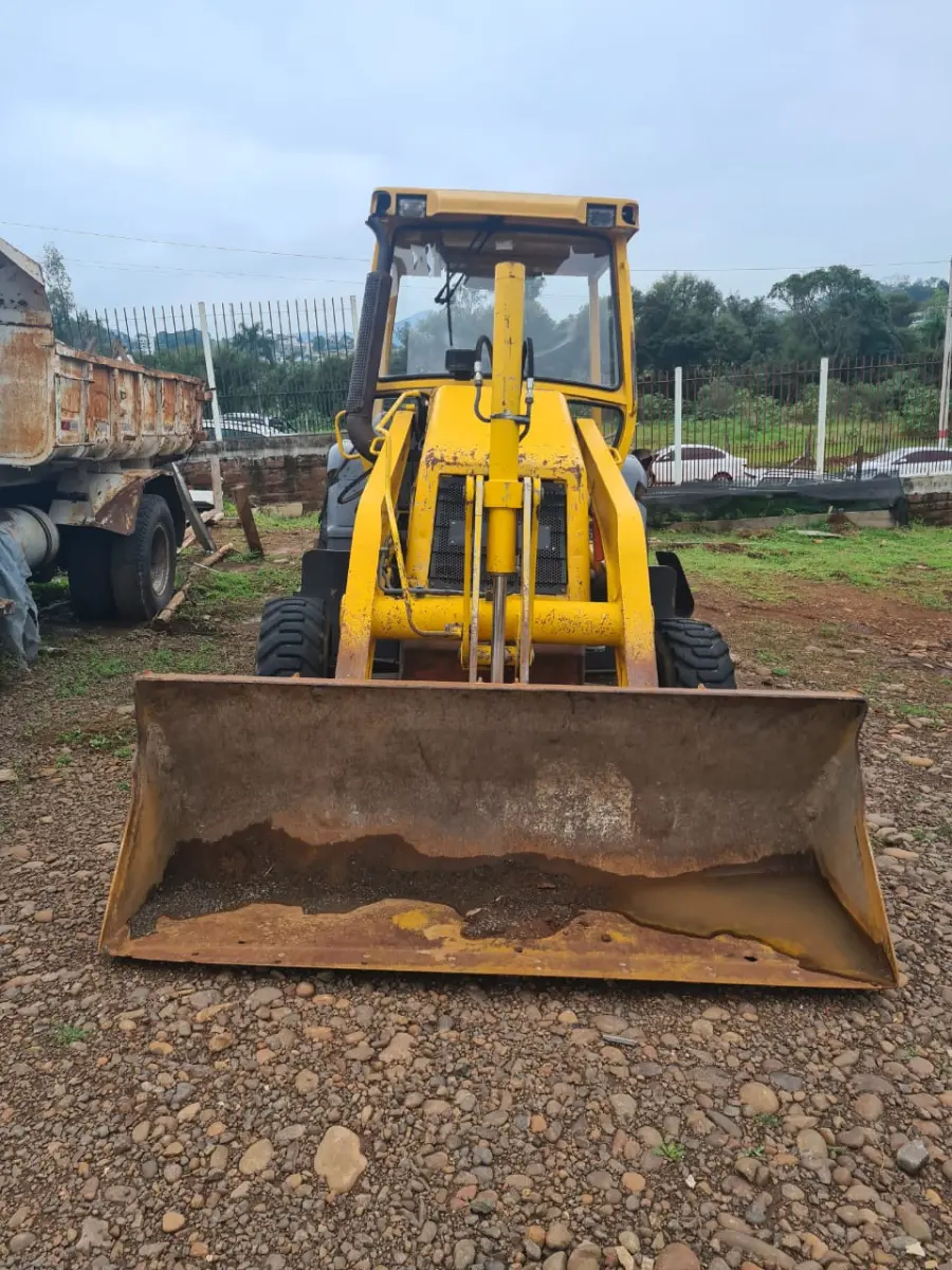 LOTE 019 - RETROESCAVADEIRA , MARCA RANDON , Modelo RK406-B,  ano/modelo 2010/12010