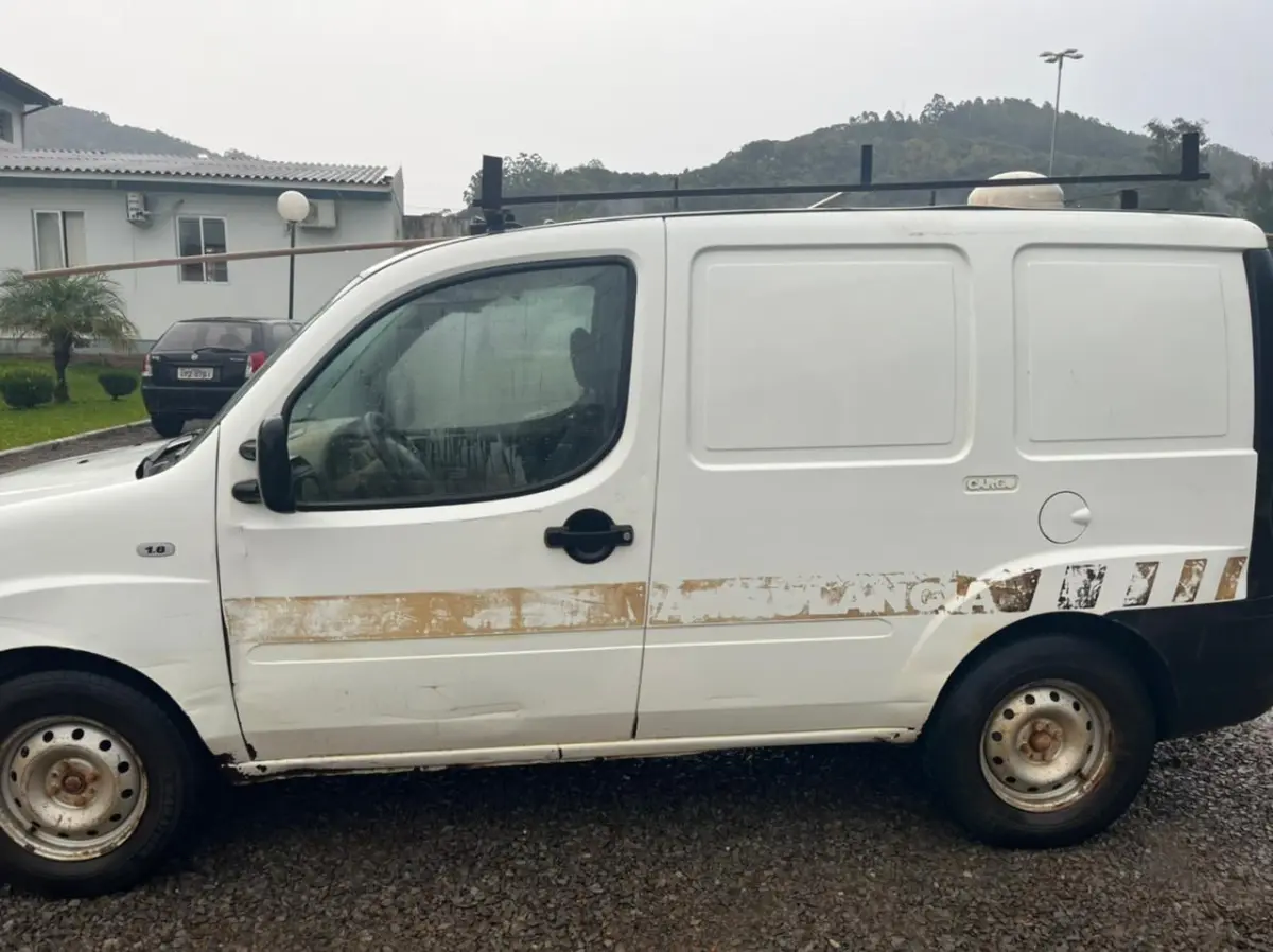 LOTE 004 - DOBLO CARGO FIAT 2009/2010