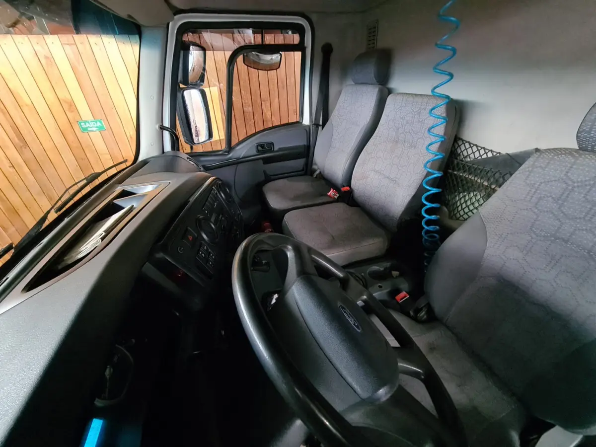 LOTE 004 - Caminhão Ford cargo 1519B, caçamba basculante, 2014, Diesel