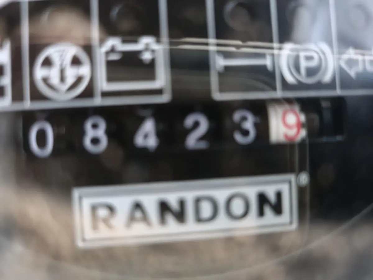 LOTE 007 - RETROESCAVADEIRA  RANDON 406k, Modelo da Máquina RK406/RK406/BRD406, Peso Bruto Máximo 9394 Kg; ano 2011.