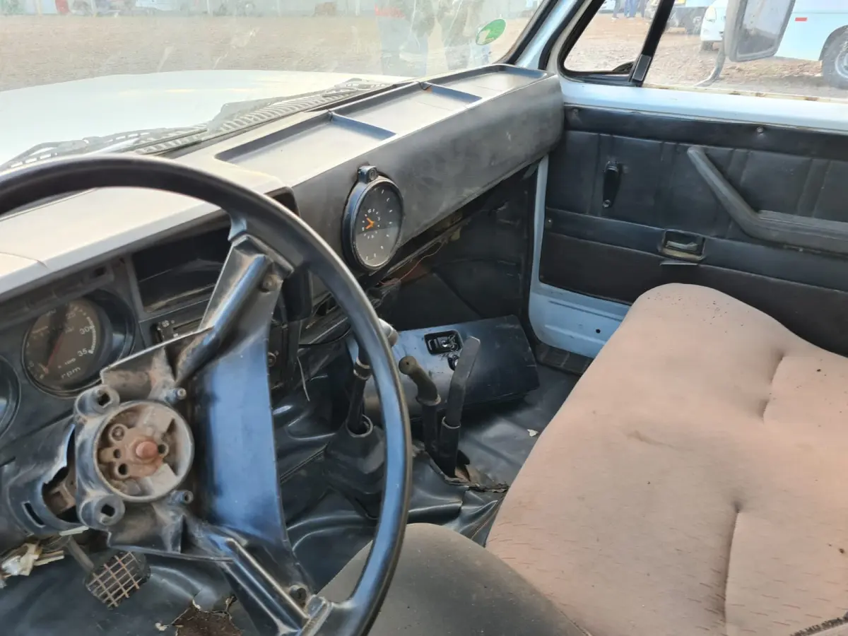 LOTE 020 - CAMINHÃO BASCULANTE GM CHEVROLET 12000 Custo 13,30PBT, placa IHJ1239, ano/modelo 1990/1990