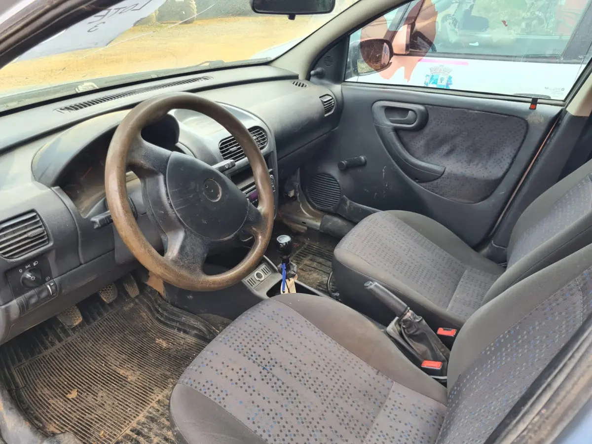 LOTE 003 - GM CORSA SEDAN MAXX, ano 2008 e modelo 2009