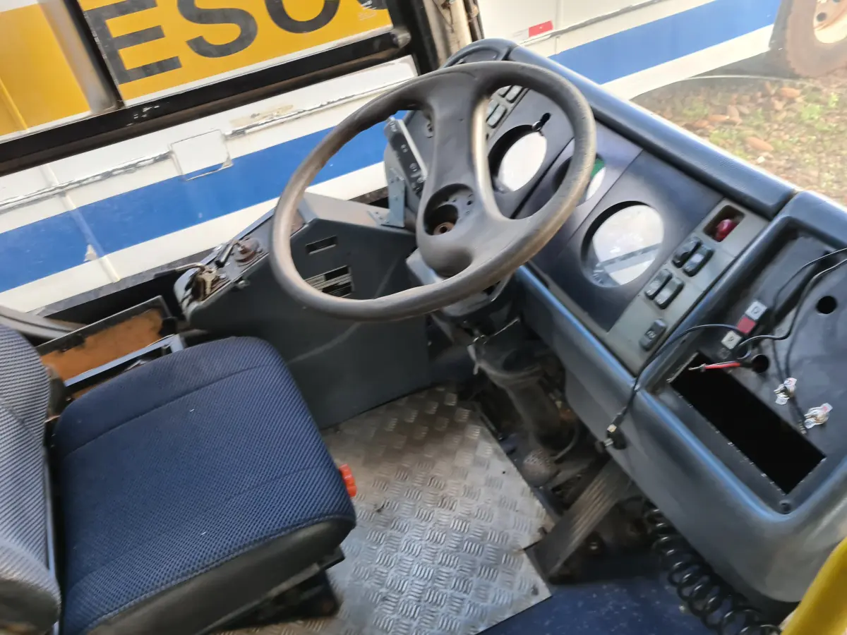 LOTE 017 - ÔNIBUS MIL SVELTO ESCOLAR MARCA MERCEDES BENZ, Cap. 50 passageiros, placa IHG9117, ano/modelo1998/1998