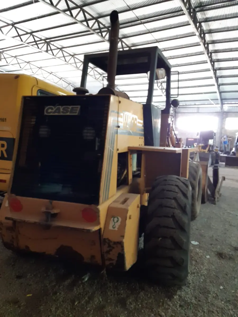 LOTE 004 - PÁ CARREGADEIRA CASE/W20B, AMARELA, 1986/1986