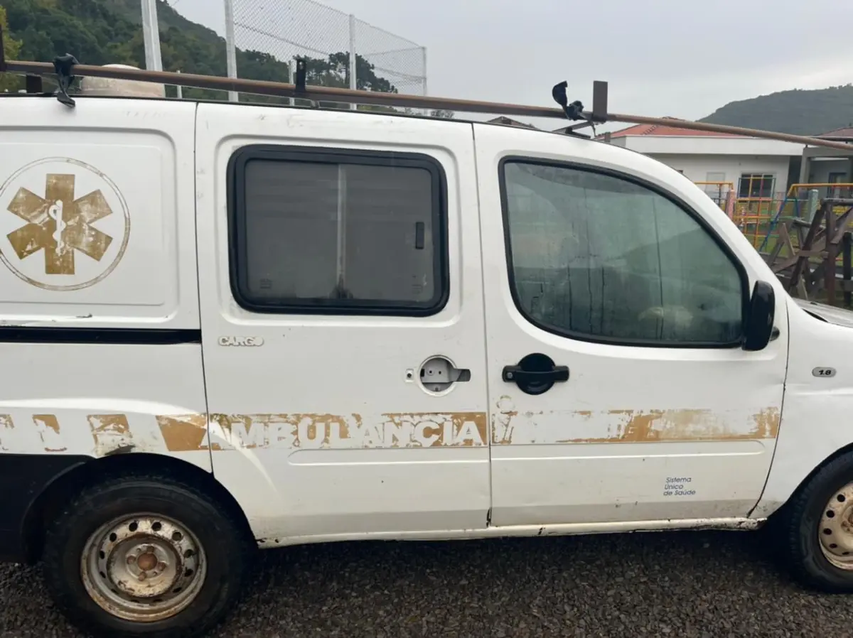 LOTE 004 - DOBLO CARGO FIAT 2009/2010