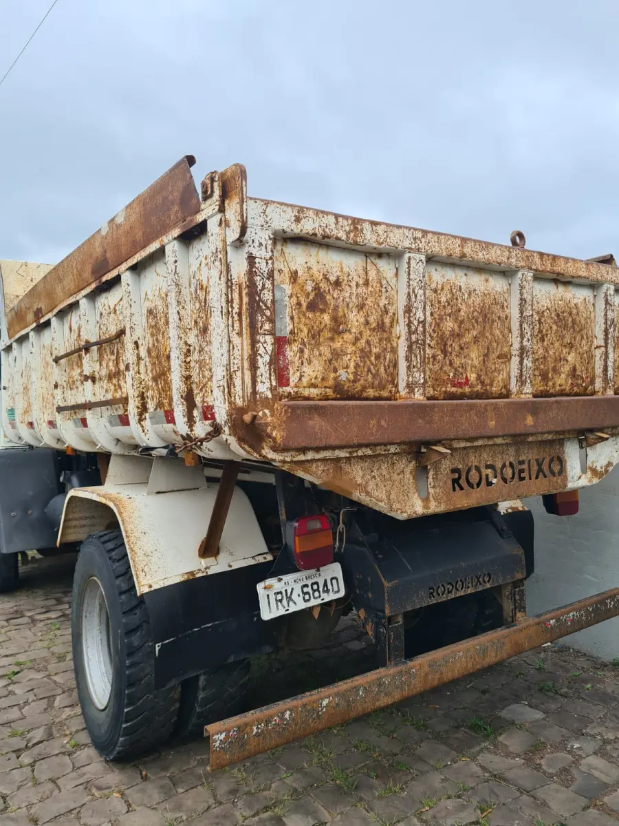 LOTE 003 - CAMINHÃO Ford Cargo 1722E, branco; 2010/2011