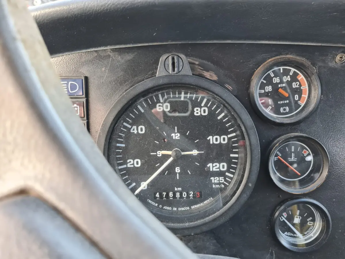 LOTE 012 - ÔNIBUS VOLARE ESCOLAR A6 MARCA MARCOPOLO, Cap 25  1999/1999