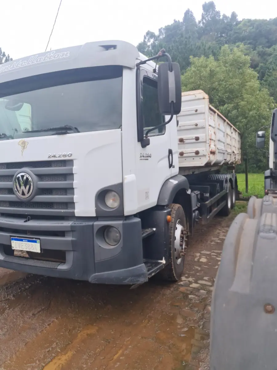 LOTE 000 - CAMINHÃO VW/24.280 CRM 6X2, 2013/2013