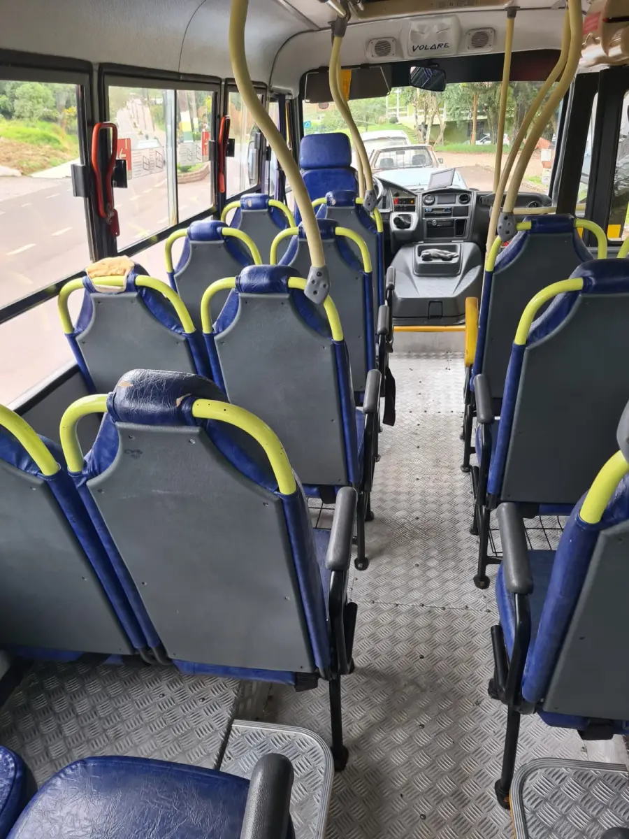 LOTE 010 - MICROÔNIBUS ESCOLAR– IPW – 3245 – Marcopolo Volare V6 Escolarbus MWM; 2009/2009, amarelo;