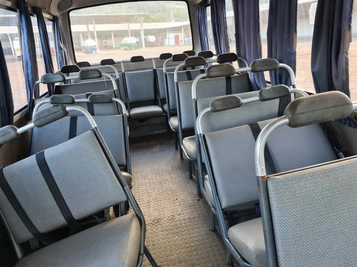 LOTE 012 - ÔNIBUS VOLARE ESCOLAR A6 MARCA MARCOPOLO, Cap 25  1999/1999