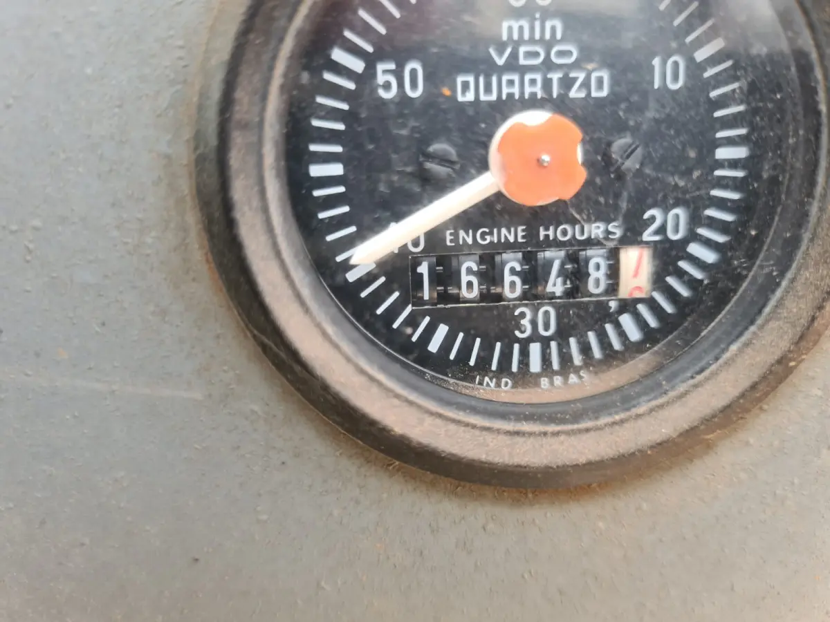 LOTE 001 - MOTONIVELADORA MARCA FIAT ALLIS, ano e modelo 2002, cor laranja, 20T/140CV