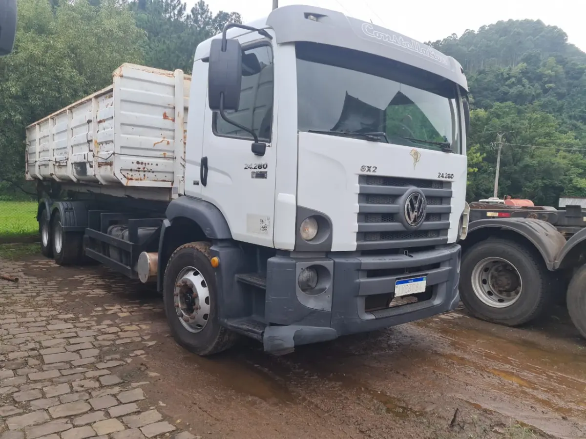 LOTE 000 - CAMINHÃO VW/24.280 CRM 6X2, 2013/2013