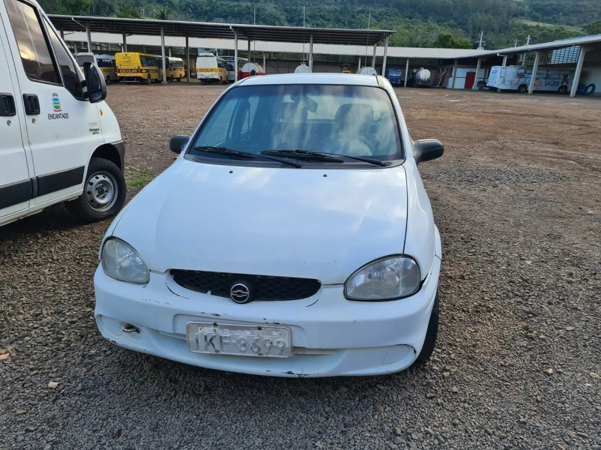 LOTE 011 - Um veiculo PAS AUTOMOVEL GM Corsa Wind 2001/2002