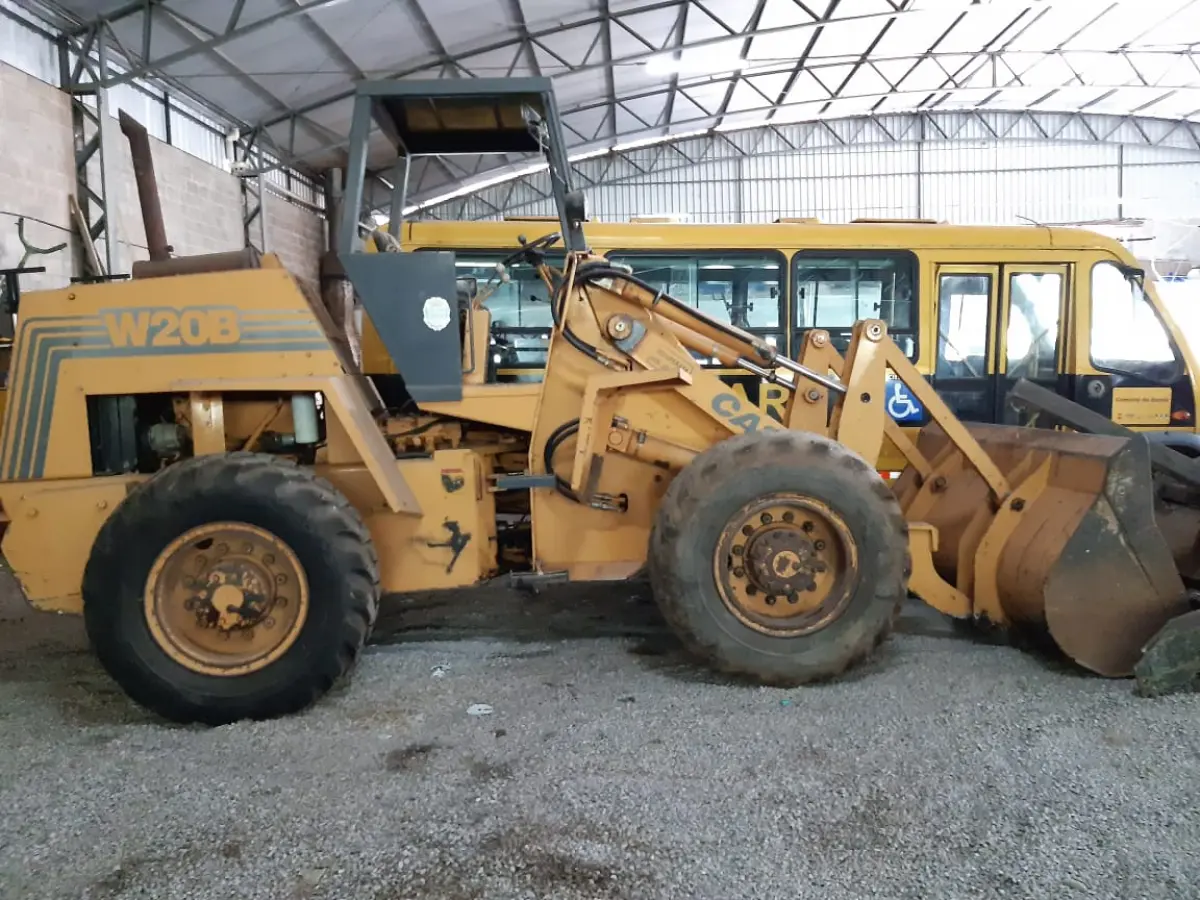 LOTE 004 - PÁ CARREGADEIRA CASE/W20B, AMARELA, 1986/1986