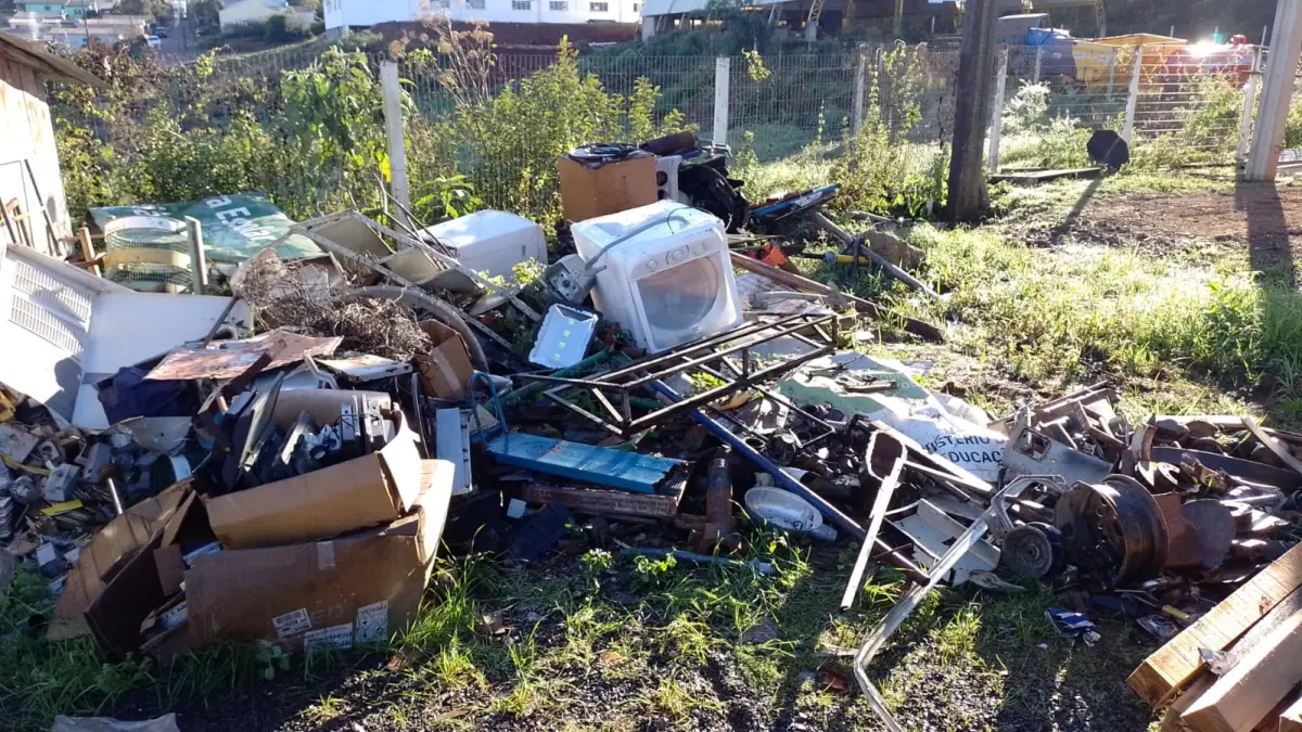 LOTE 011 - Sucatas diversas