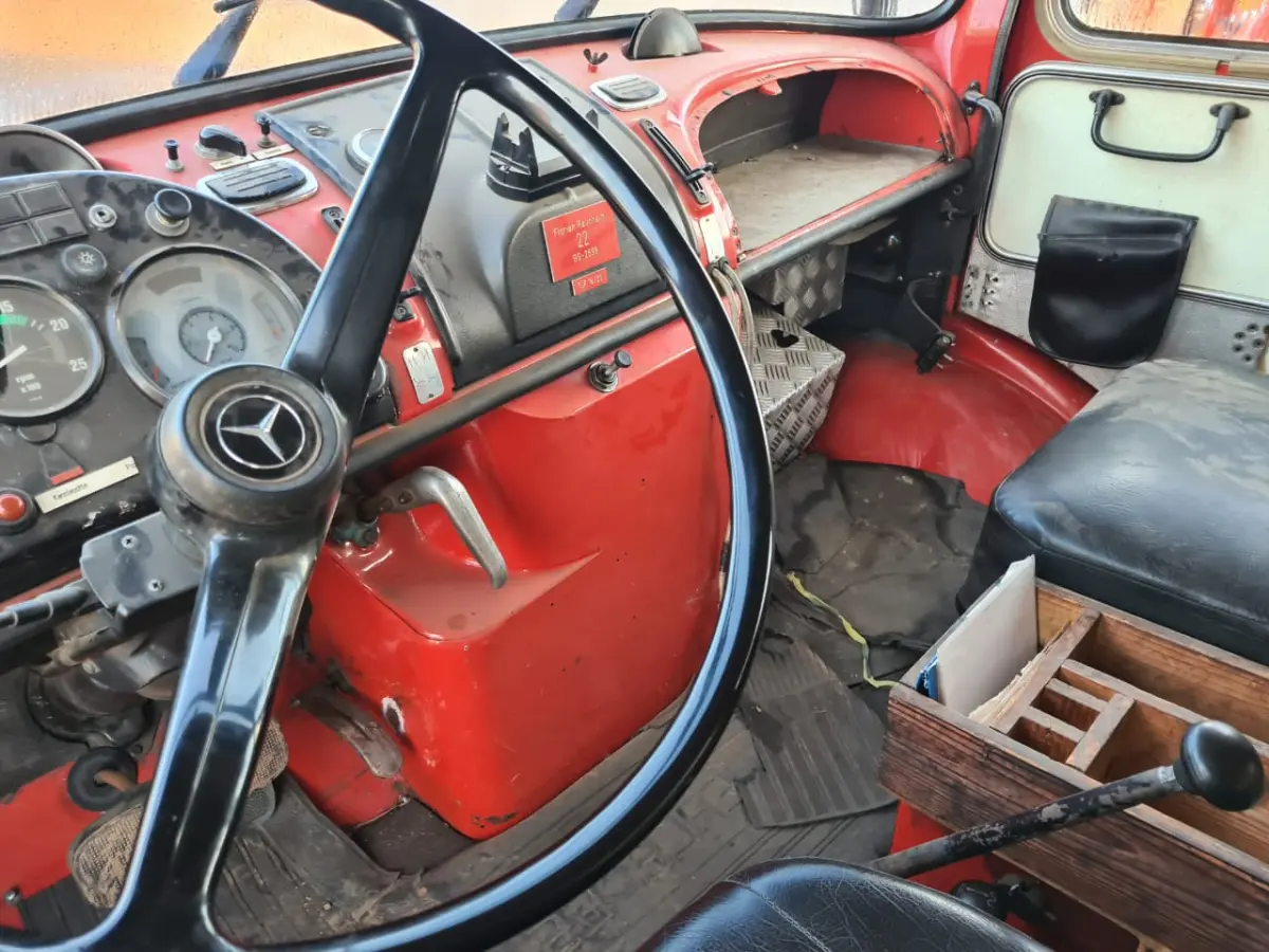 LOTE 006 - Caminhão Mercedes Benz 1113 (alemão 92 CV) 1972