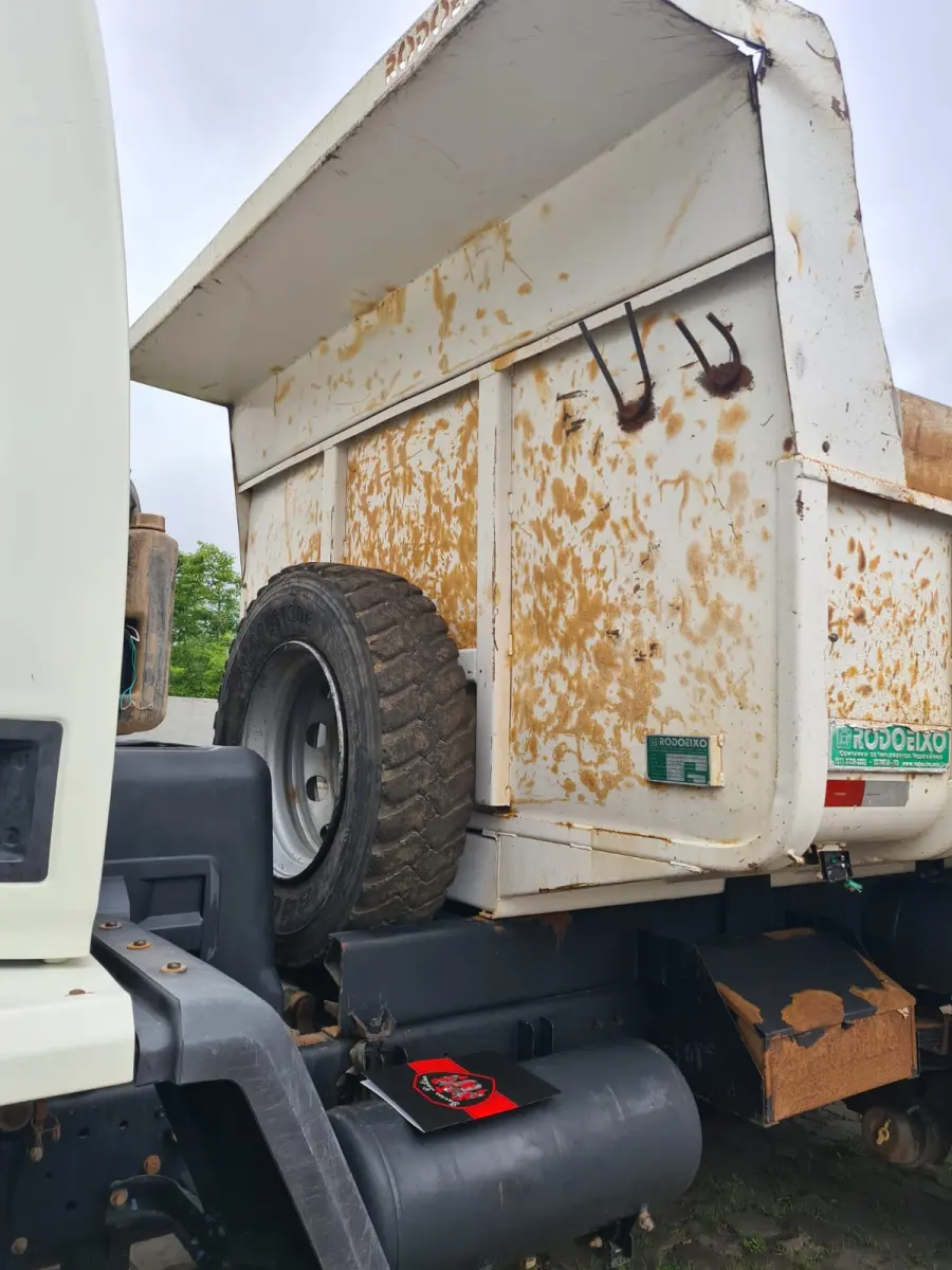 LOTE 003 - CAMINHÃO Ford Cargo 1722E, branco; 2010/2011