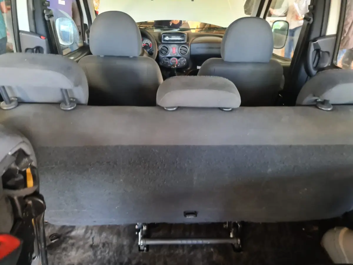 LOTE 004 - FIAT DOBLÔ ESSENCE 1.8 . 2014