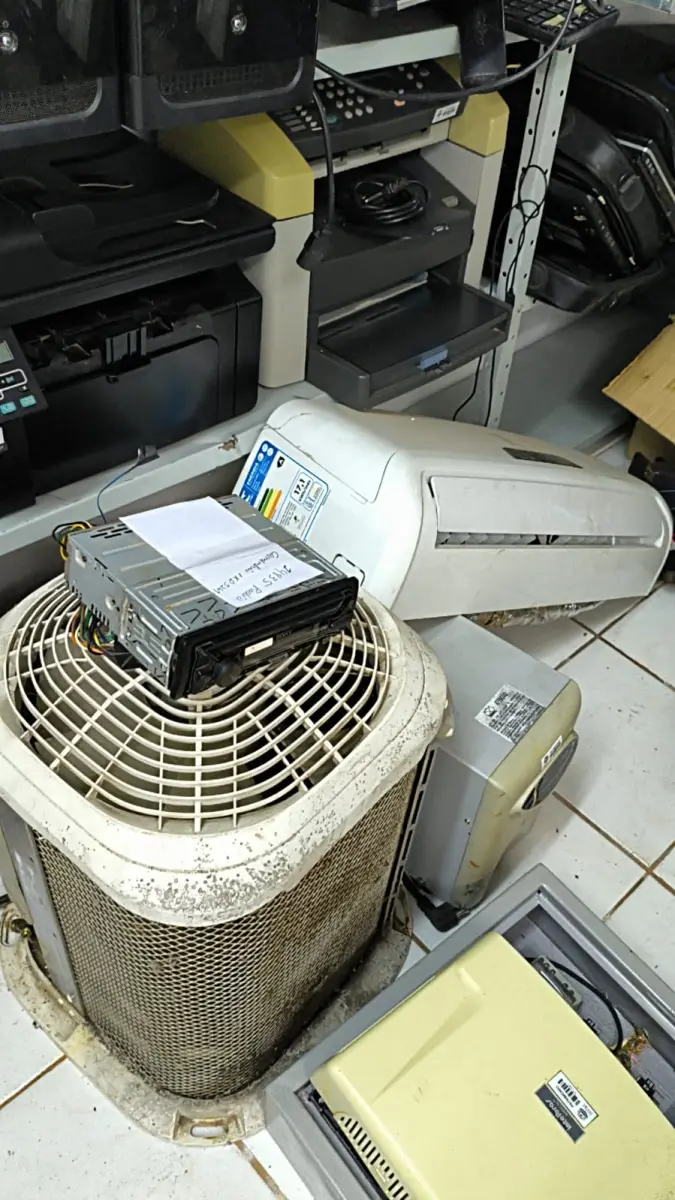 LOTE 005 - EQUIPAMENTOS DE TECNOLOGIA DA INFORMAÇÃO, MÁQUINAS, FERRAMENTAS E MOBILIÁRIO EM GERAL