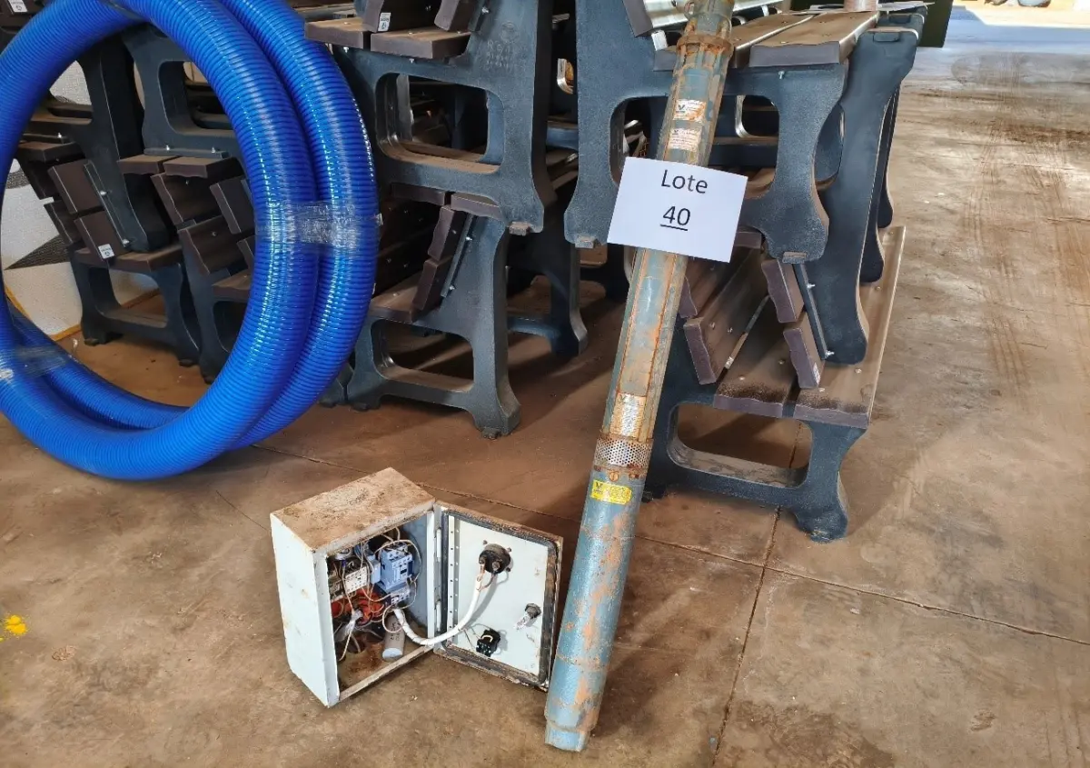 LOTE 040 - BOMBA SUBMERSA E QUADRO DE COMANDO