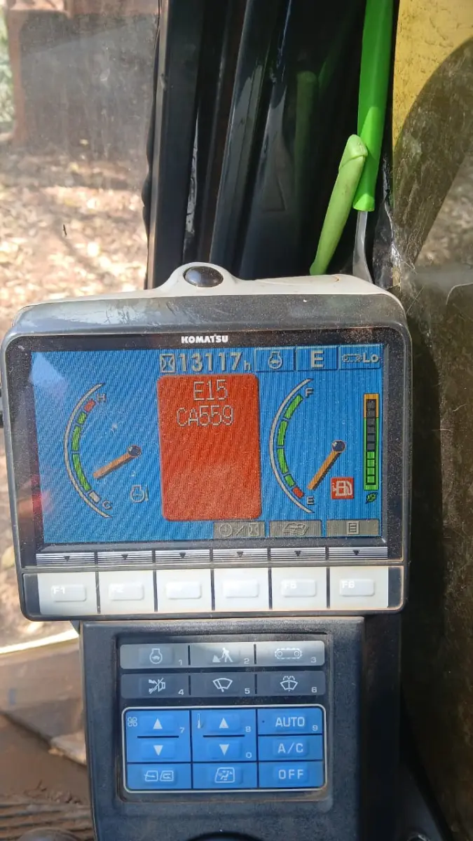 LOTE 014 - ESCAVADEIRA HIDRAULICA PC160LC-8, COR AMARELA, c/ MOTOR DIESEL DE 121 HP, No36458586, CABINE FECHADA COM AR CONDICIONADO, N/S B30088, CHASSI KMTPC214K51B30088, KOMATZU, ANO 2014.