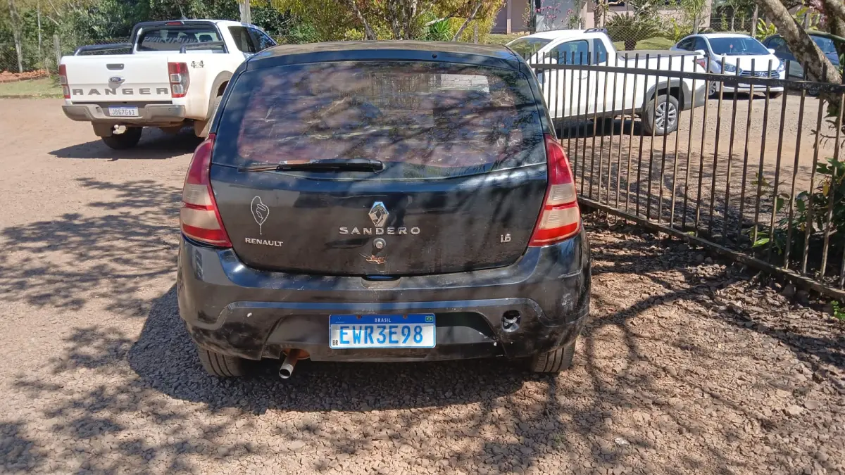 LOTE 015 - AUTOMÓVEL RENAULT SANDERO PRI 16HP, ANO 2013, COR PRETA,