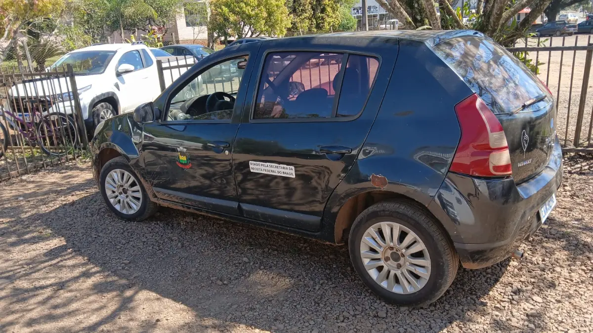 LOTE 015 - AUTOMÓVEL RENAULT SANDERO PRI 16HP, ANO 2013, COR PRETA,