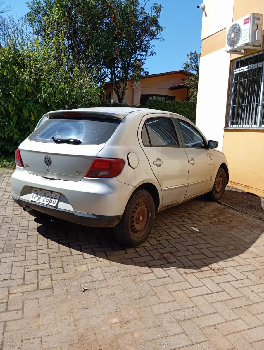 LOTE 021 - AUTOMOVEL VOLKSWAGEM GOL 1.6 POWER, ALCO/GASOL, 2009/10 E RADIO AUTOMOTIVO C/CD MPE E USB PIONNER