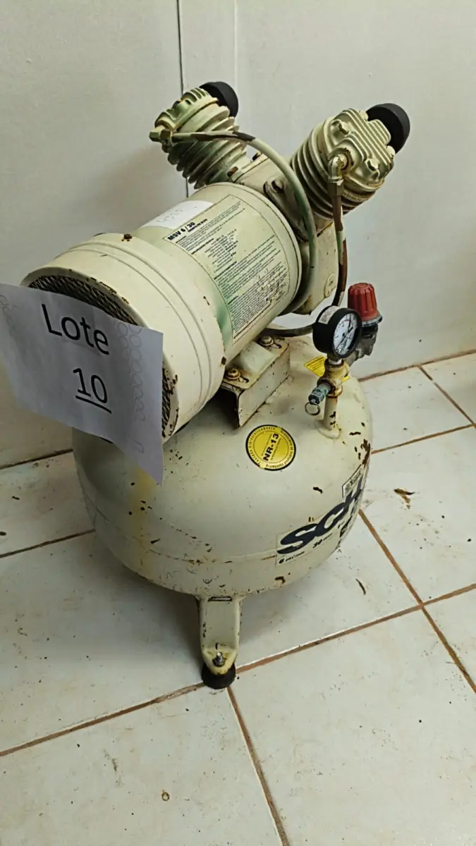 LOTE 010 - COMPRESSOR DE AR