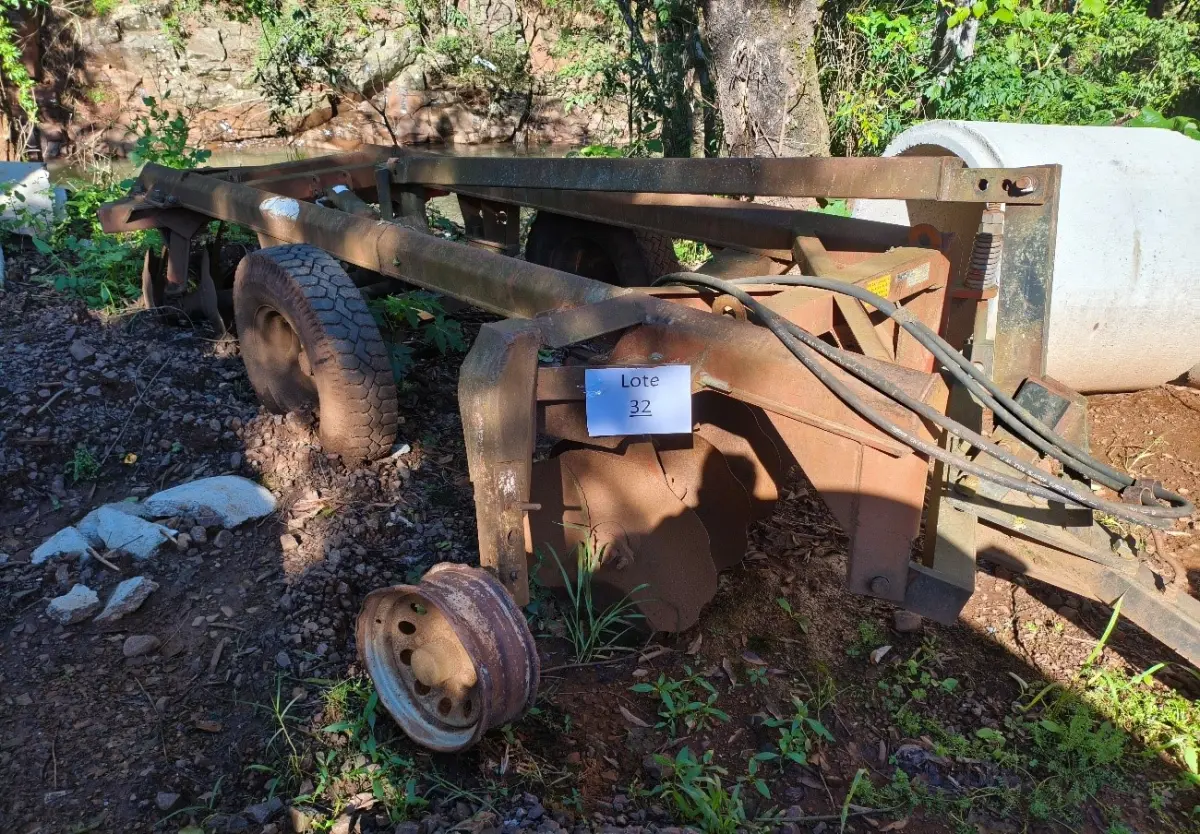 LOTE 032 - GRADE ARADORA