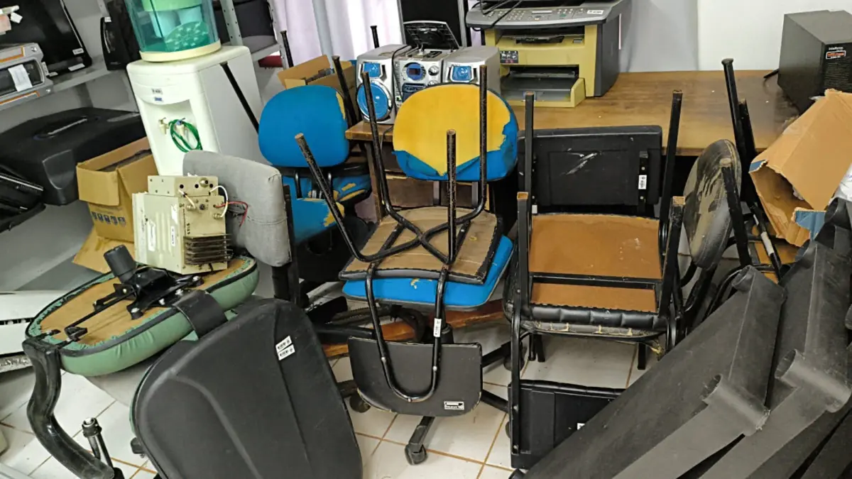 LOTE 005 - EQUIPAMENTOS DE TECNOLOGIA DA INFORMAÇÃO, MÁQUINAS, FERRAMENTAS E MOBILIÁRIO EM GERAL