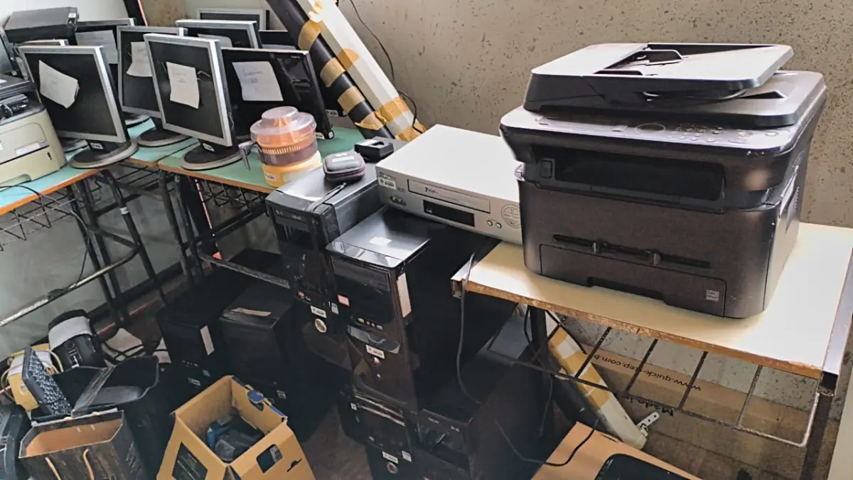 LOTE 002 - EQUIPAMENTOS DE TECNOLOGIA DA INFORMAÇÃO, MÁQUINAS E FERRAMENTAS