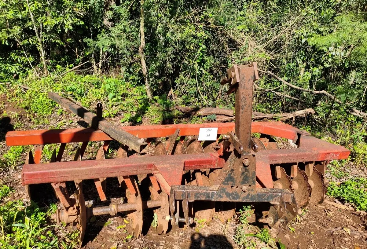 LOTE 034 - GRADE NIVELADORA