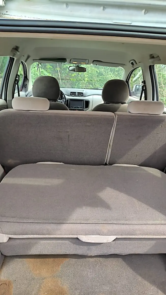 LOTE 017 - VAN CHEVROLET SPIN 1.8 ECONOFLEX AT LTZ, ALCO/GASOL, 2014/2015, 04 PORTAS, CAP. 07 PASSAGEIROS, DIRECAO HIDRAULICA, CAM. AUT., AR CONDICIONADO