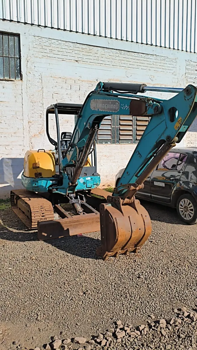 LOTE 013 - MINI ESCAVADEIRA KUBOTA KBT-U50, ANO 2014.