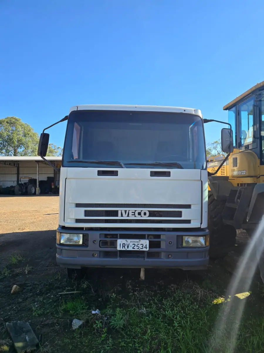 LOTE 004 - Caminhão Iveco Eurocargo 170 E 22, Ano/Modelo: 2011/2011