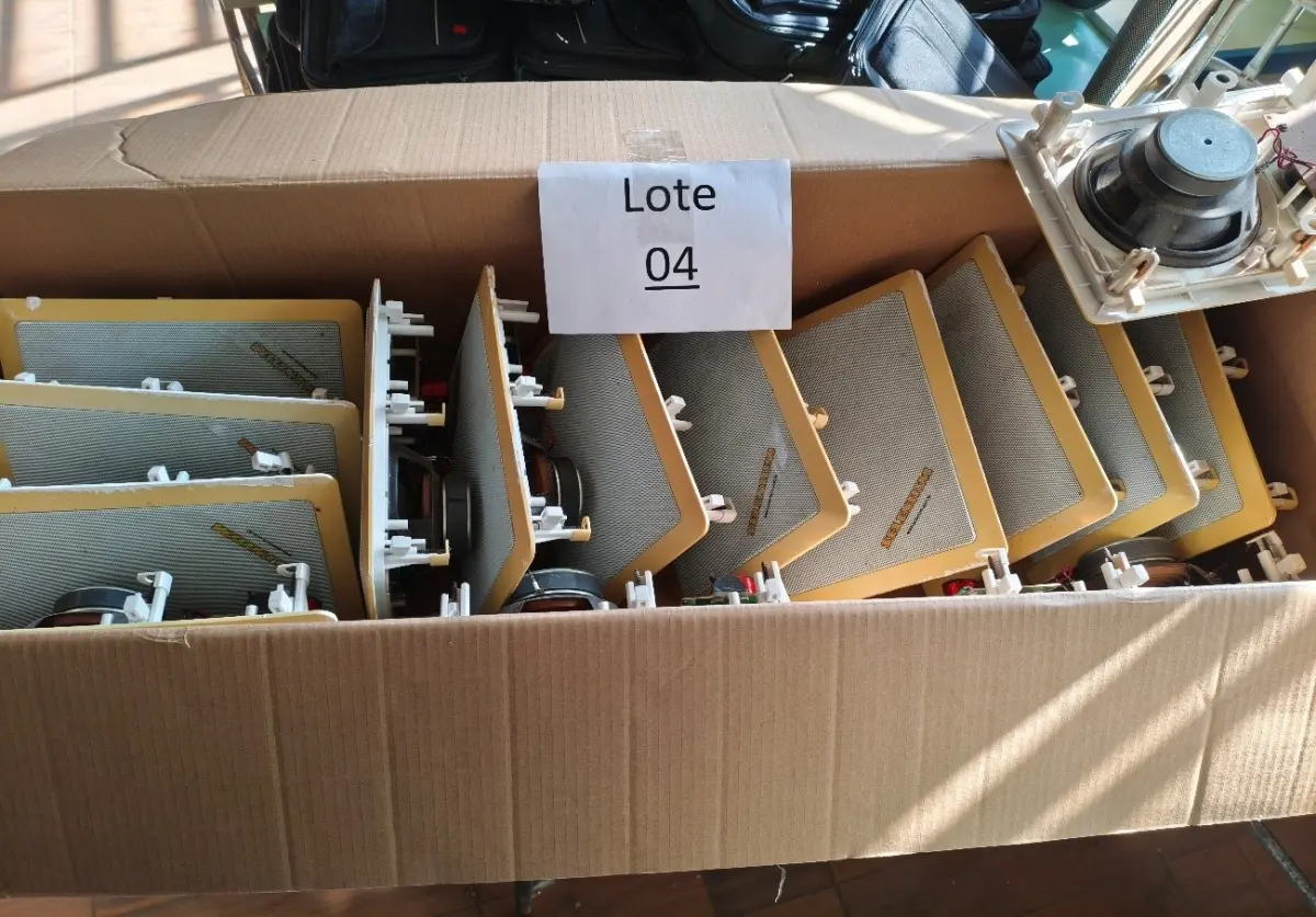 LOTE 004 - EQUIPAMENTOS DE ÁUDIO