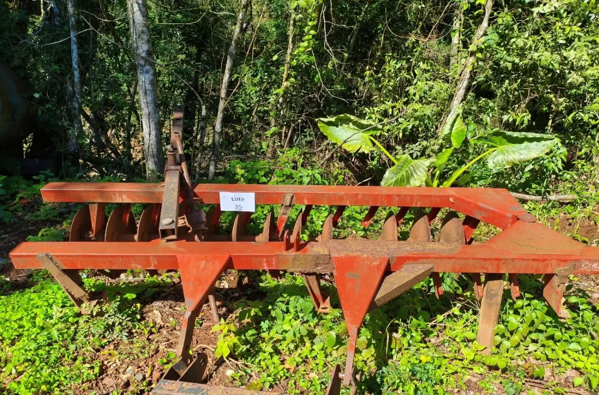 LOTE 035 - GRADE NIVELADORA