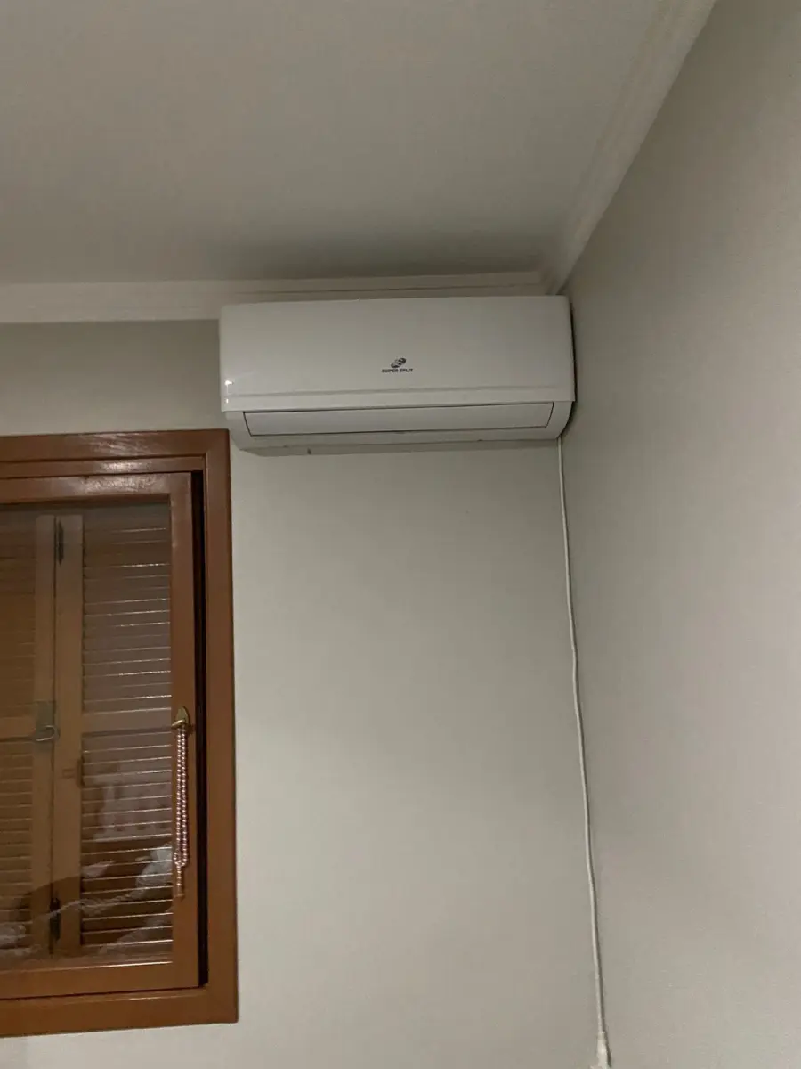 LOTE 002 - Aparelho de ar condicionado, Super Split, 9.000 BTUS