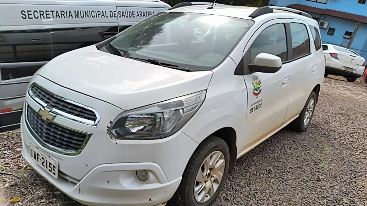LOTE 017 - VAN CHEVROLET SPIN 1.8 ECONOFLEX AT LTZ, ALCO/GASOL, 2014/2015, 04 PORTAS, CAP. 07 PASSAGEIROS, DIRECAO HIDRAULICA, CAM. AUT., AR CONDICIONADO