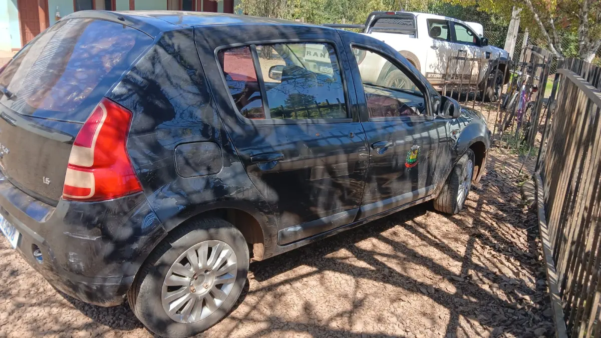 LOTE 015 - AUTOMÓVEL RENAULT SANDERO PRI 16HP, ANO 2013, COR PRETA,
