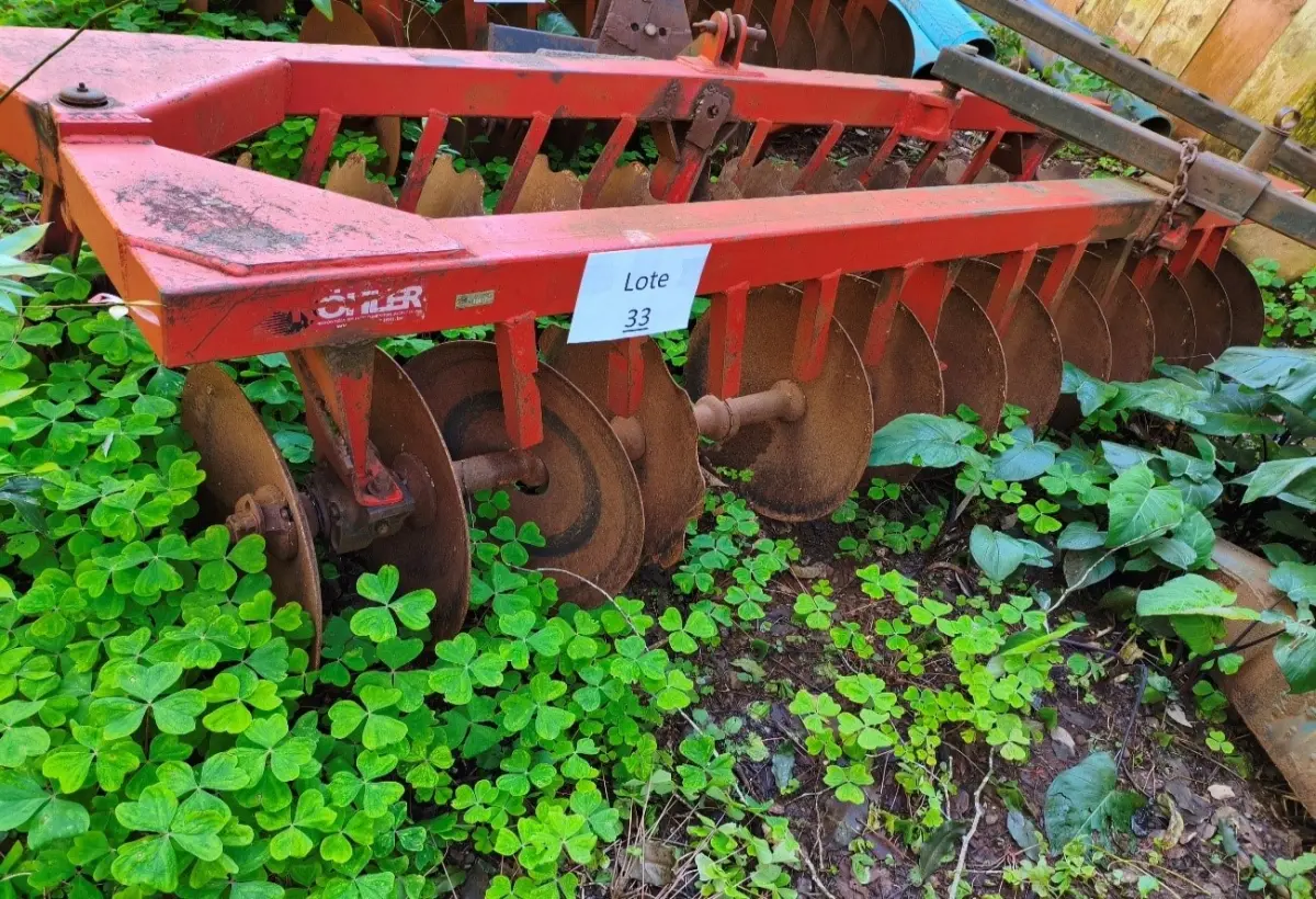 LOTE 033 - GRADE NIVELADORA