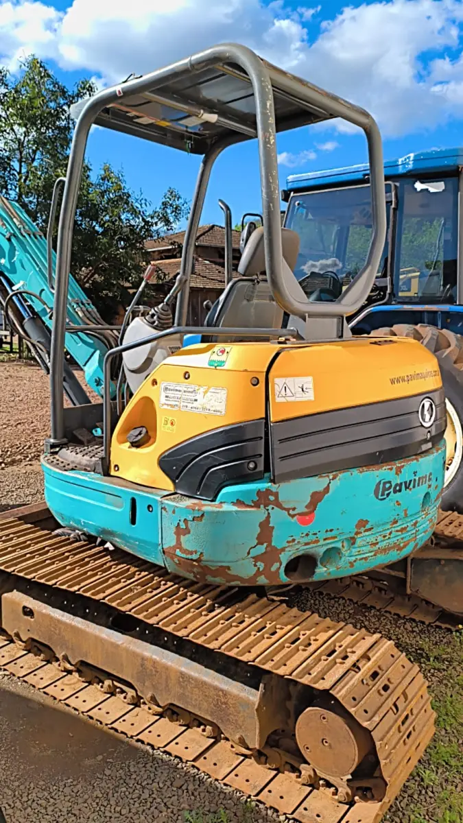 LOTE 013 - MINI ESCAVADEIRA KUBOTA KBT-U50, ANO 2014.