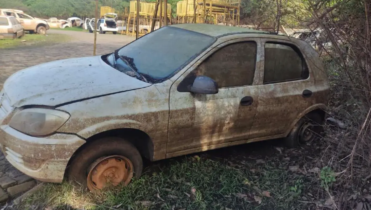 LOTE 015 - GM/CELTA 4P SPIRIT, placa: IRK-0983,ano/modelo: 10/11