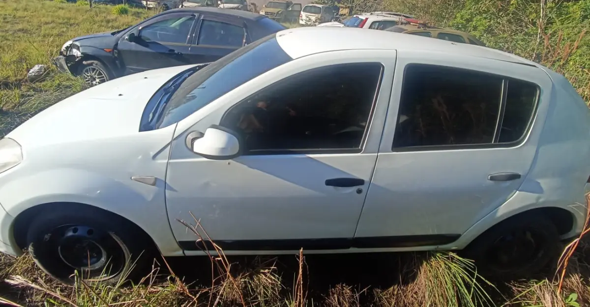 LOTE 026 - RENAULT/SANDERO EXP 16HP, placa: IUG-7E63,ano/modelo: 13/13