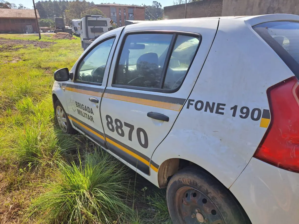 LOTE 012 - RENAULT/SANDERO EXP 16HP, placa: IUG-6915, ano/modelo: 13/13